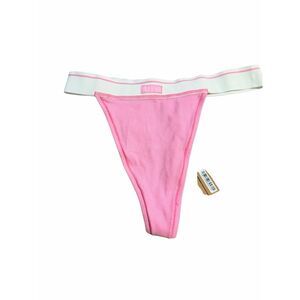 Brand New Skims Women's Size Medium Bubblegum Pink Fits Everybody Thng Panties